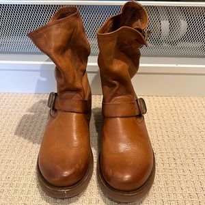 $389 FRYE Veronica Short Belted Cognac Leather Popular Moto Combat Ankle Boot